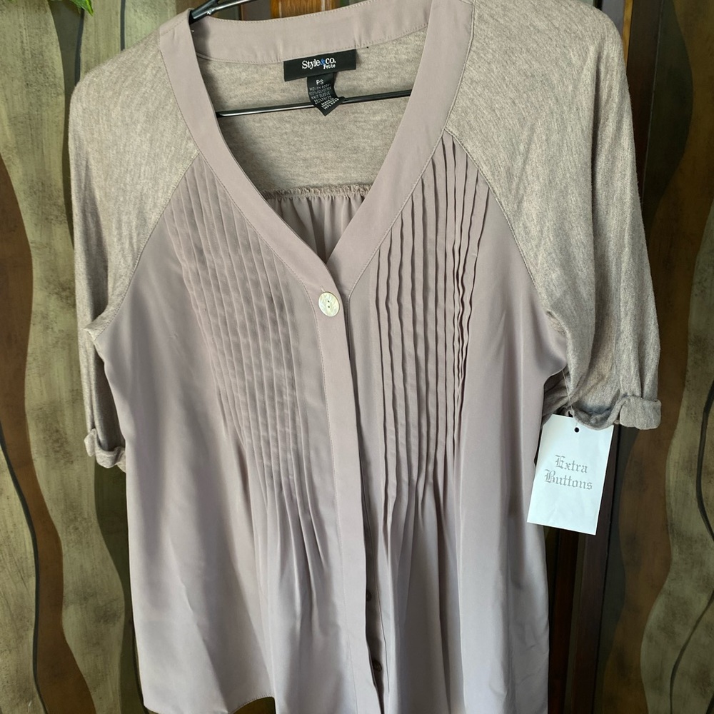 NWT Style & Co Women’s Taupe Pleated Top, size PS